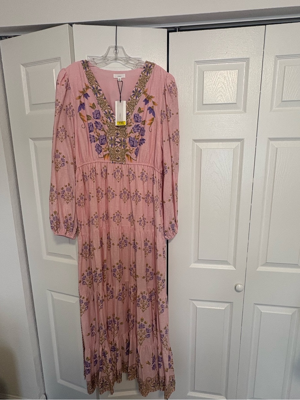 a loves a dress